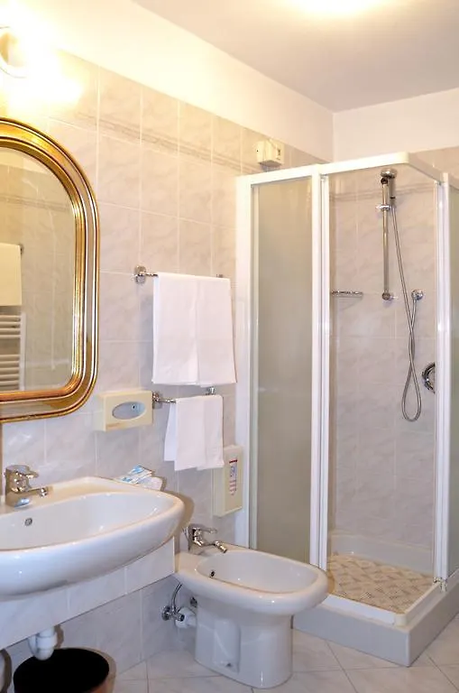 Hotel Cervo Бормио